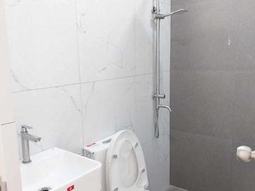 FOR AS LOW AS 400K TO MOVE IN TOWNHOUSE!!