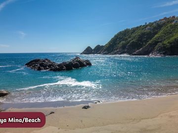 Casa con terraza y alberca privada, en venta, La Mina Puerto Ángel, Oaxaca