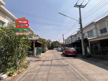 ทาวน์เฮาส์ โครงการ โนโววิลล์ ลำลูกกาคลอง 3 เนื้อที่ 22.2 ตรว. อ.ลำลูกกา