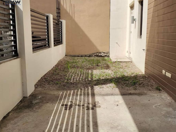READY FOR OCCUPANCY HOUSE IN LIPA FOR SALE