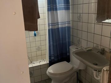 VENDO AMPLIA CASA EN CEDROS DE VILLA , CHORRILOS