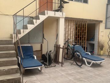 VENDO AMPLIA CASA EN CEDROS DE VILLA , CHORRILOS