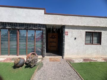 HERMOSA CASA EN PARCELA