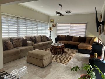 HERMOSA CASA EN PARCELA