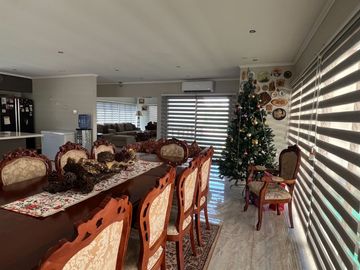 HERMOSA CASA EN PARCELA