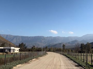HERMOSA CASA EN PARCELA