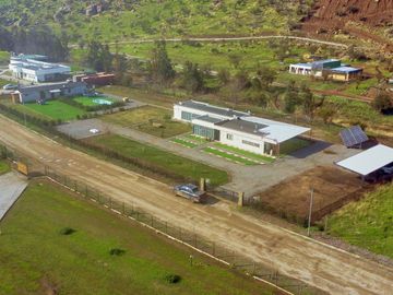 HERMOSA CASA EN PARCELA