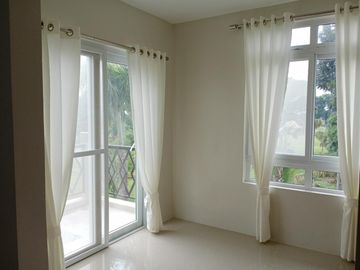 Ready for Occupancy House & Lot For Sale in Silang few minutes from Tagaytay with golf course view