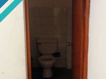 CASA 3 PISOS EN VENTA 174 M2 AV. SANTA ROSA - SANTA ANITA