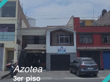 CASA 3 PISOS EN VENTA 174 M2 AV. SANTA ROSA - SANTA ANITA