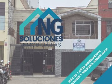 CASA 3 PISOS EN VENTA 174 M2 AV. SANTA ROSA - SANTA ANITA