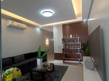 5 BEDROOMS 4 TOILET AND BATH TOWNHOUSE IN COMMONWEALTH AVENUE, QUEZON CITY
