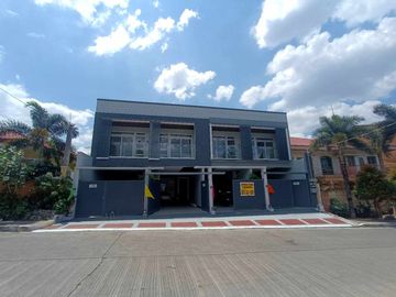 5 BEDROOMS 4 TOILET AND BATH TOWNHOUSE IN COMMONWEALTH AVENUE, QUEZON CITY