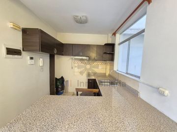 VENTA DE DEPARTAMENTO EN SEGUNDO PISO EN URB. SANTA VICTORIA DE CHICLAYO
