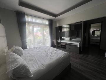 Disewakan Rumah Fully Furnished di Serenia Hills Cluster Regent, Jaksel Rp225 Jt/Thn (Nego)