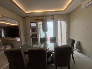 Disewakan Rumah Fully Furnished di Serenia Hills Cluster Regent, Jaksel Rp225 Jt/Thn (Nego)