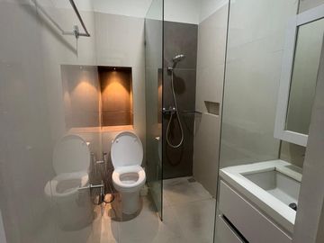 Disewakan Rumah Fully Furnished di Serenia Hills Cluster Regent, Jaksel Rp225 Jt/Thn (Nego)