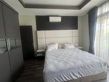 Disewakan Rumah Fully Furnished di Serenia Hills Jaksel Rp225 Jt/Thn (Nego)