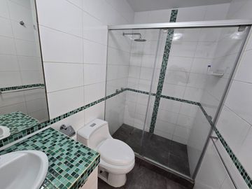 🔹 SE ALQUILA EXCLUSIVO DEPARTAMENTO AMOBLADO EN LAS CASUARINAS – SURCO 🔹