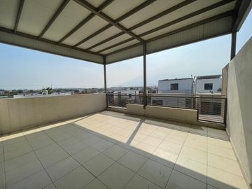Venta de Casa Reserva Cumbres, Seccion Bosques, Monterrey. N.L.