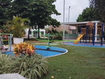 Vendemos hermoso apartamento esquinero y amoblado en Ricaurte.