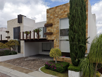 Casa, C. Lago Yalahan, Cumbres del Lago, Juriquilla, Queretaro.