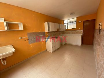 Se Alquila Departamento En Lince