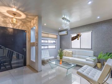 Casa en Venta Cumbres Santa Clara, con 4ta. Habitación en Planta Baja