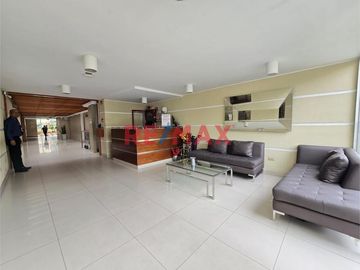 ¡Imperdible! Departamento Remodelado De 65.5 M² En El Corazón De Cercado De Lima