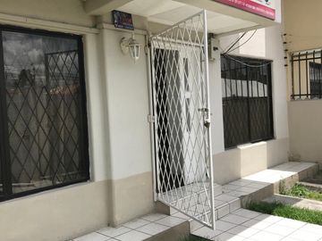 🏡En Venta Casa de 3 Dormitorios Ideal para poner oficinas o local🏡