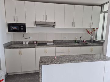 Alquiler Departamento 3 Habitaciones. Incluye Cochera