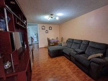 SE VENDE HERMOSA CASA RENTERA DE 3 PLANTAS + SUITE, NORTE DE QUITO - PICHINCHA - ECUADOR
