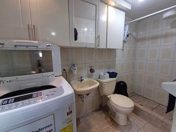 SE VENDE HERMOSA CASA RENTERA DE 3 PLANTAS + SUITE, NORTE DE QUITO - PICHINCHA - ECUADOR