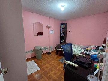 SE VENDE HERMOSA CASA RENTERA DE 3 PLANTAS + SUITE, NORTE DE QUITO - PICHINCHA - ECUADOR