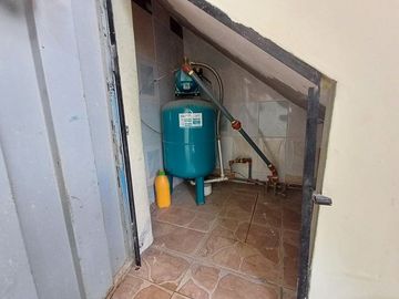 SE VENDE HERMOSA CASA RENTERA DE 3 PLANTAS + SUITE, NORTE DE QUITO - PICHINCHA - ECUADOR