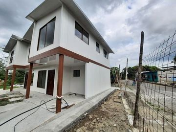 SE VENDE HERMOSAS CASAS POR ESTRENAR DE DOS PLANTAS DE 85 M2. DE CONSTRUCCIÓN QUININDE – ESMERALDAS – ECUADOR