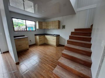 SE VENDE HERMOSAS CASAS POR ESTRENAR DE DOS PLANTAS DE 85 M2. DE CONSTRUCCIÓN QUININDE – ESMERALDAS – ECUADOR