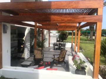 VENTA CASA DE PLAYA EN ASIA $370,000.00