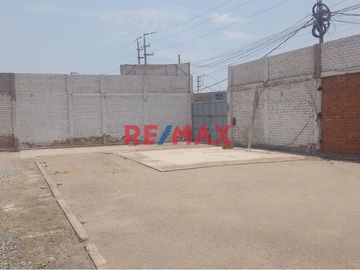Terreno Frente De Alameda De Santa Rosa En Esquina 560.40M²