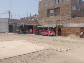 Terreno Frente De Alameda De Santa Rosa En Esquina 560.40M²