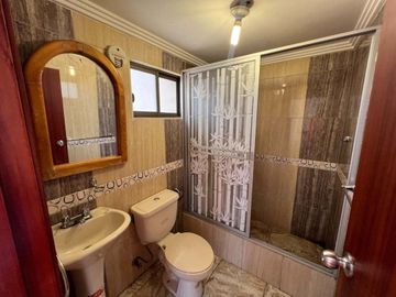 CASA EN VENTA SECTOR COLEGIO BORJA CUENCA-ECUADOR