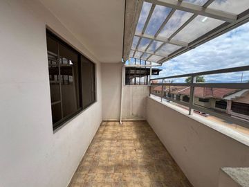 CASA EN VENTA SECTOR COLEGIO BORJA CUENCA-ECUADOR
