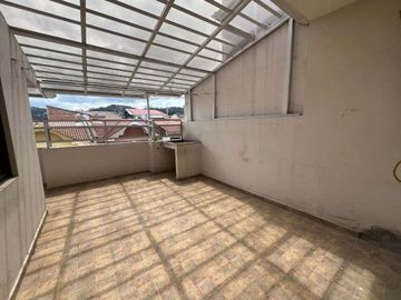 CASA EN VENTA SECTOR COLEGIO BORJA CUENCA-ECUADOR