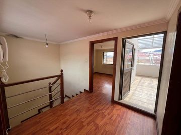 CASA EN VENTA SECTOR COLEGIO BORJA CUENCA-ECUADOR