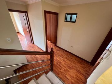 CASA EN VENTA SECTOR COLEGIO BORJA CUENCA-ECUADOR