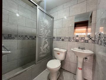 CASA EN VENTA SECTOR COLEGIO BORJA CUENCA-ECUADOR