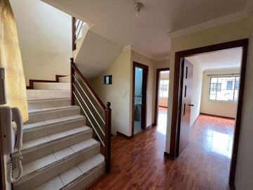 CASA EN VENTA SECTOR COLEGIO BORJA CUENCA-ECUADOR