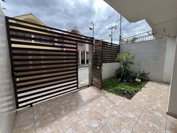CASA EN VENTA SECTOR COLEGIO BORJA CUENCA-ECUADOR