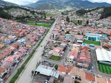CASA EN VENTA SECTOR COLEGIO BORJA CUENCA-ECUADOR