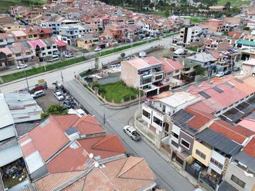 CASA EN VENTA SECTOR COLEGIO BORJA CUENCA-ECUADOR